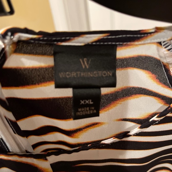 Animal print blouse with tiger stripes - Picture 3 of 5